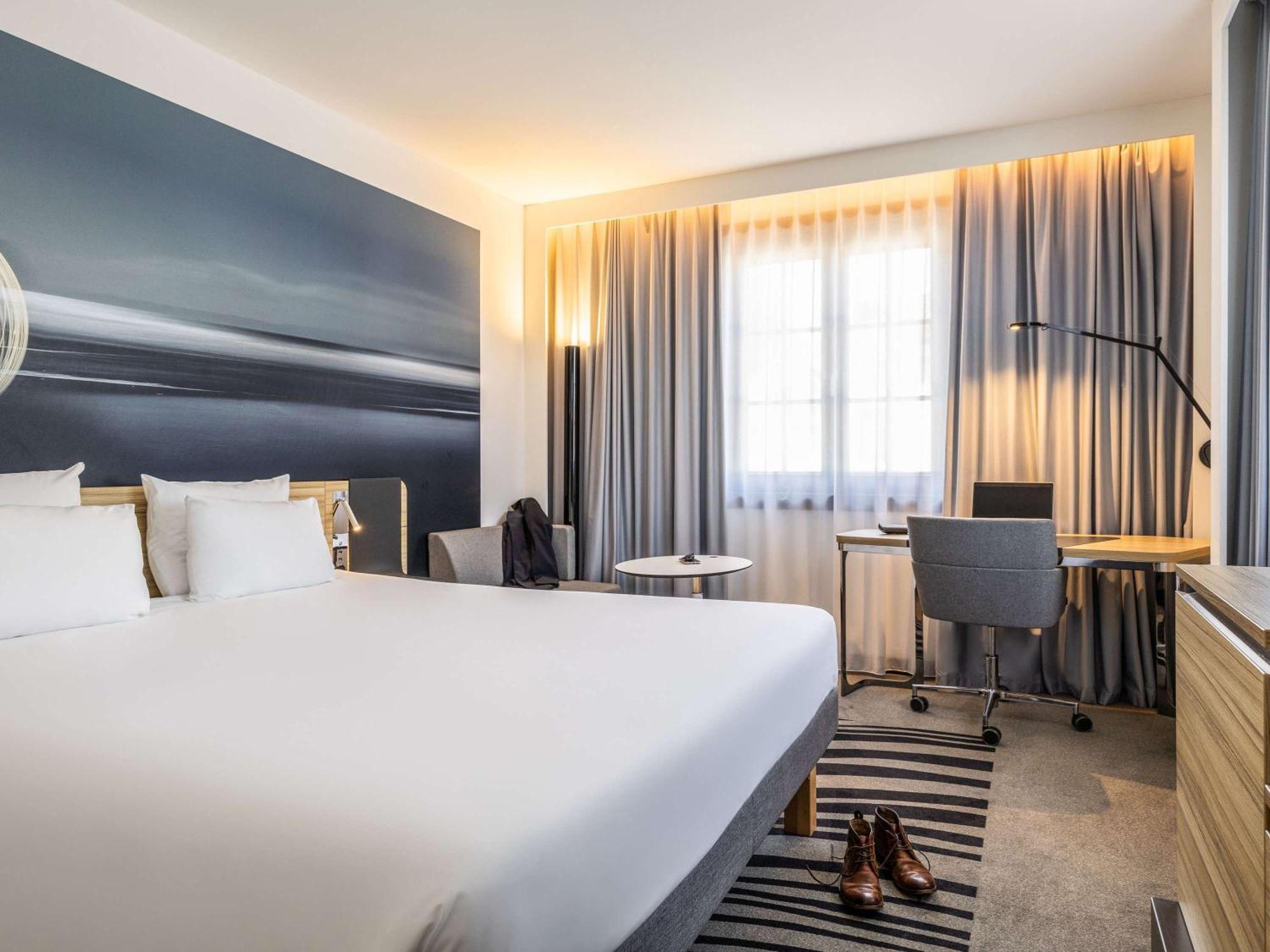 Hotel Novotel Off Grand Place 4*